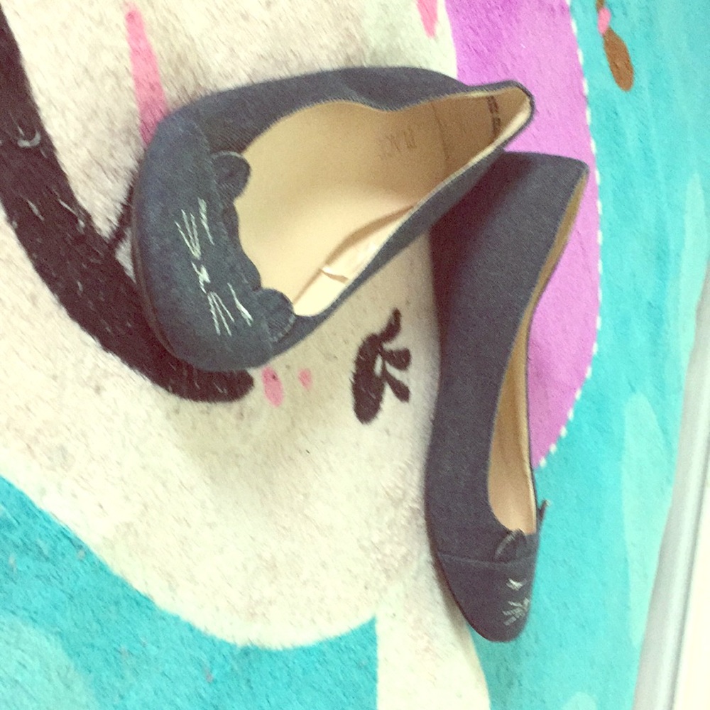 Cute children plc Jean kitty shoes worn once!